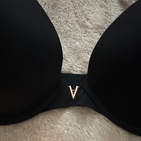 Like new 34D black push up bra Victoria Secret seamless - Picture 2 of 6